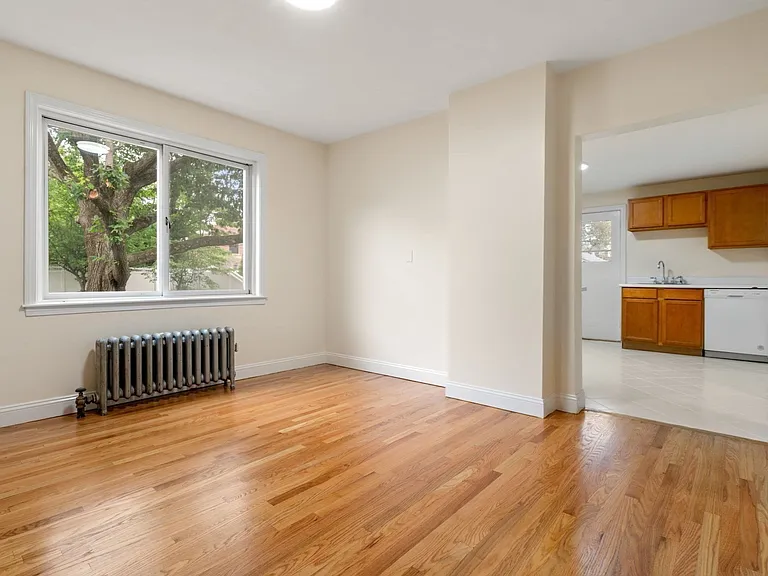 10 Frances St #10 — Photo 14