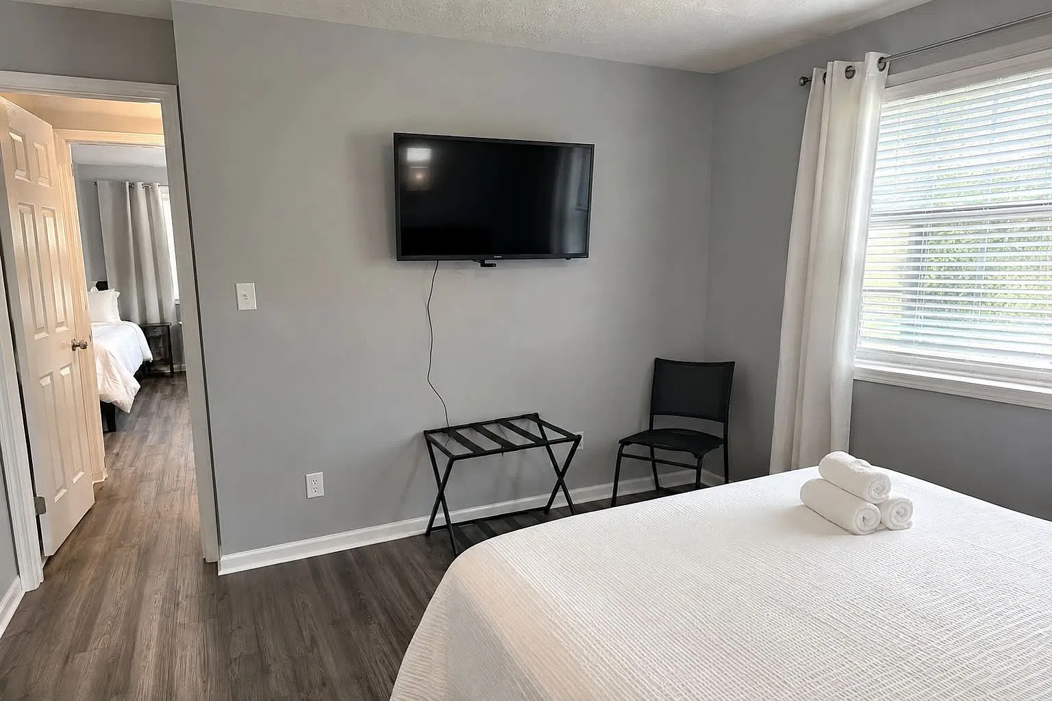 4 bed, 950 sqft, $1,000 — Photo 2