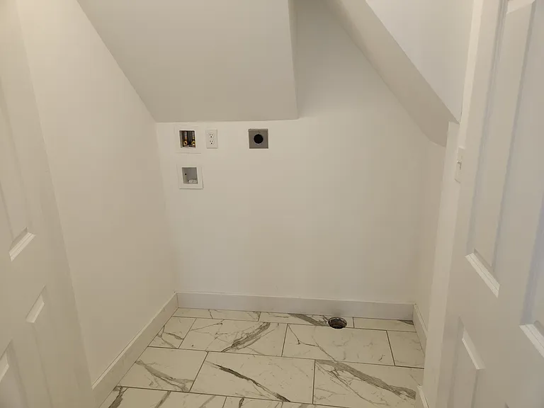 62 Mason St #2R — Photo 6