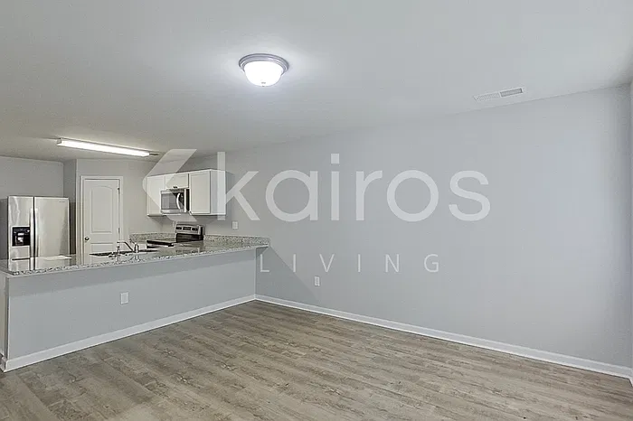 4 bed, 3.0 bath, 1811 sqft, $2,025 — Photo 3