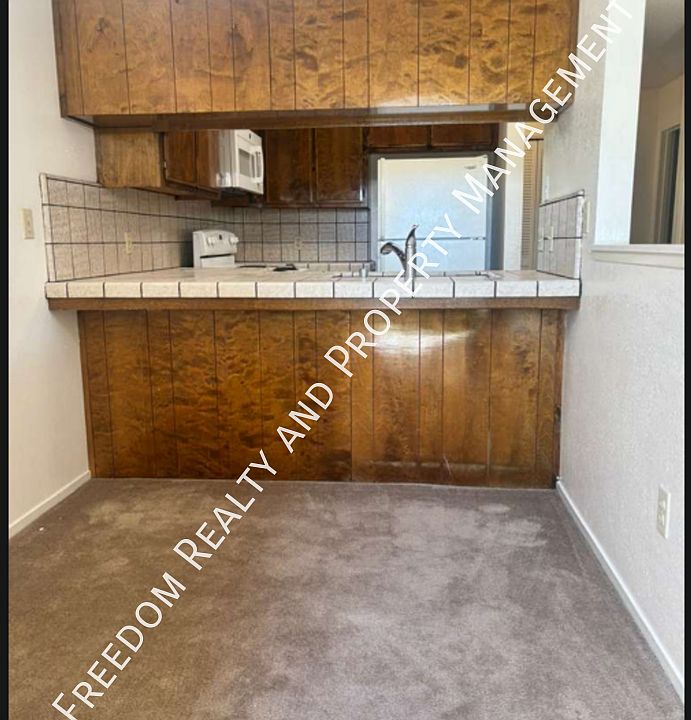 1st image of 5901 Auburn Oaks Dr #D