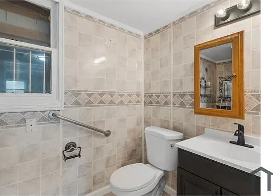 2970 Armstrong Dr — Photo 10