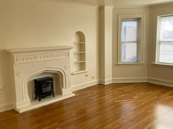 8352 S Maryland Ave APT 3, Chicago, IL 60619