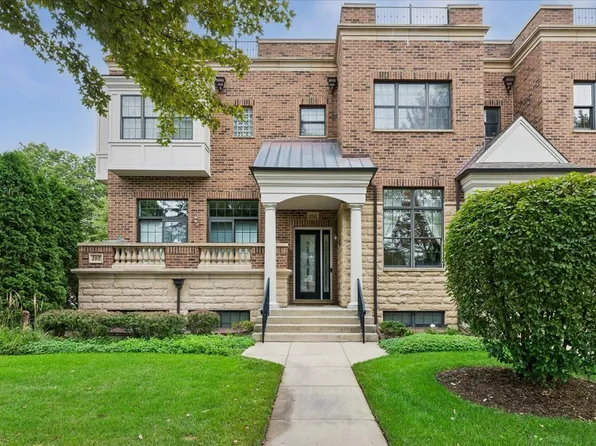 195 N Hickory Ave, Arlington Heights, IL 60004