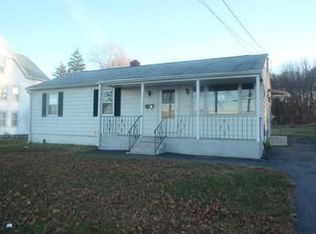 19 Young St, Willimantic, CT 06226