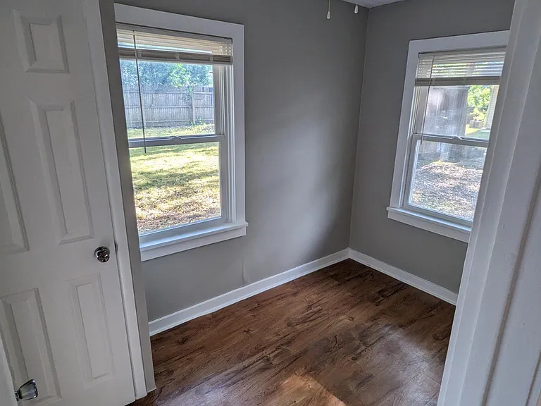 406 E Iowa St #2 — Photo 10