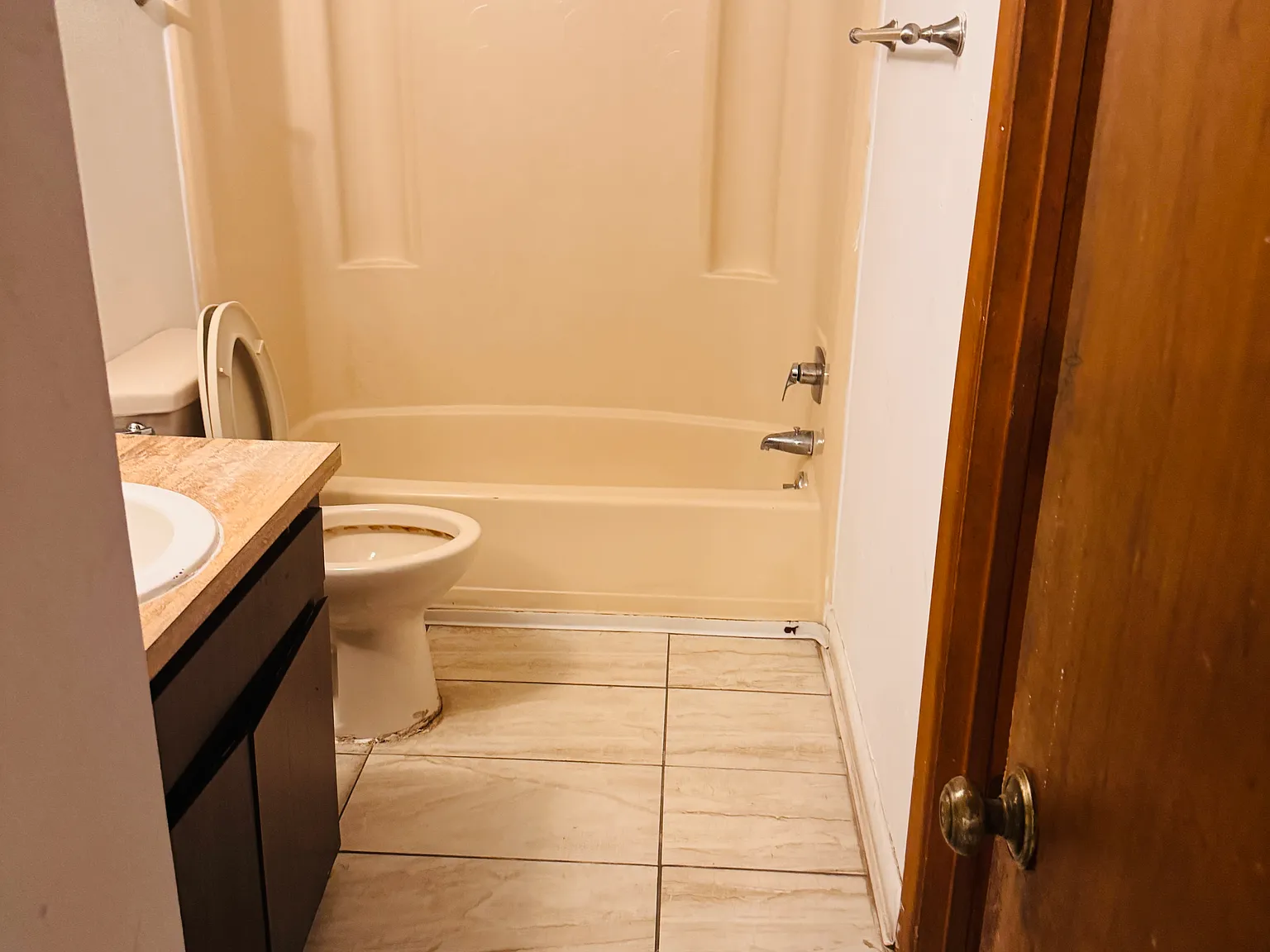 3 bed, 1382 sqft, $2,000 — Photo 3