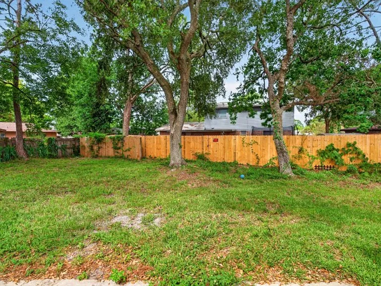 9954 Larkdale Ct — Photo 36