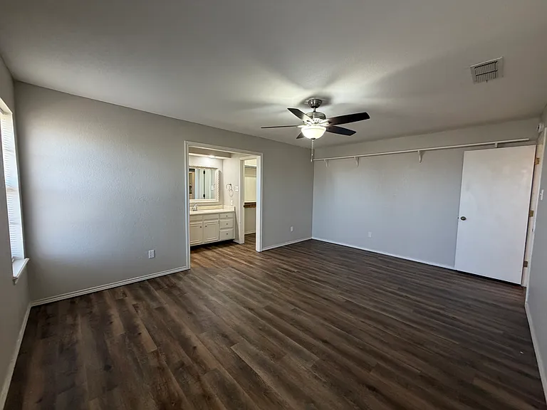 3401 Essex Ave — Photo 13