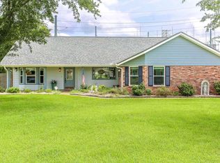 515 S Lake Court Dr, Lake Charles, LA 70605