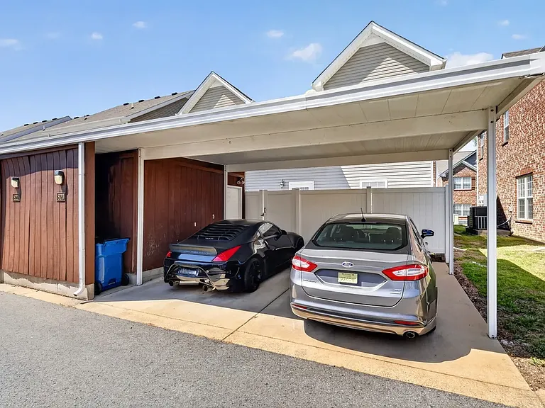 820 General Cabot Ct — Photo 2