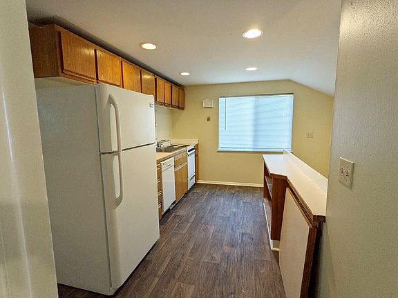 5th image of 957 Chambers St