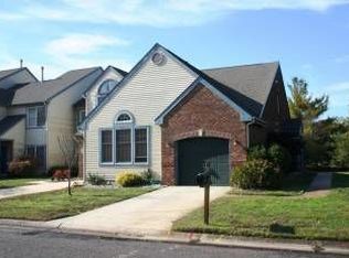 2 Corlen Ct, Medford, NJ 08055