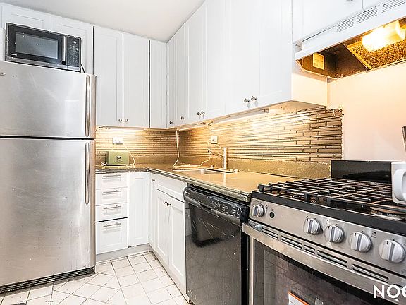 2nd image of 10 W 15th St APT 207