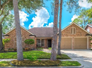 16014 Surrey Woods Dr, Friendswood, TX 77546