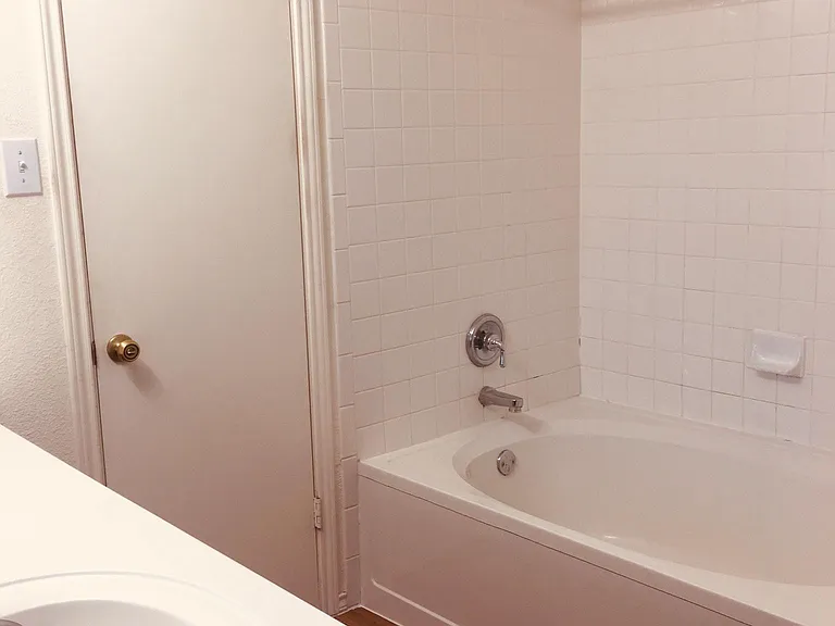 The inside main bathroom