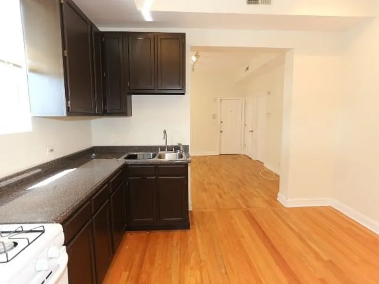1411 W Erie St #3M — Photo 4