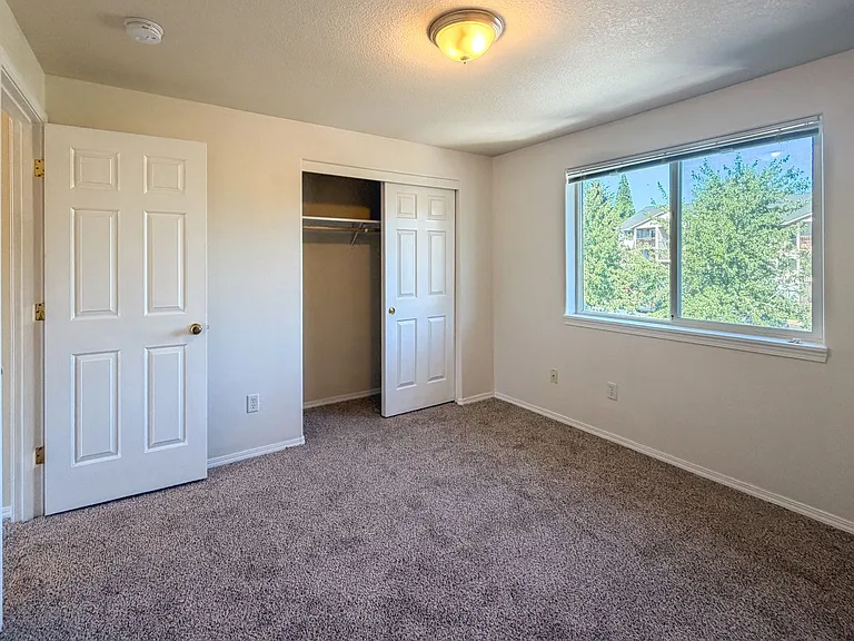465 E Ellendale Ave — Photo 31