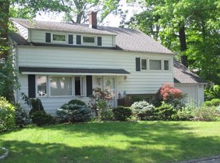 477 11th St, Cresskill, NJ 07626