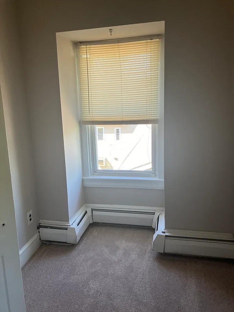 1 bed, 700 sqft, $1,300 — Photo 4