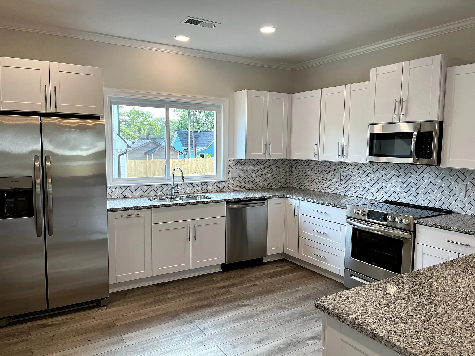 3 bed, $3,000 — Photo 3