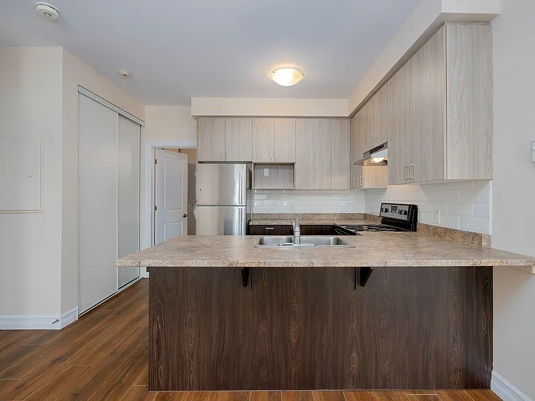 162 Cambridge St N #35 — Photo 20