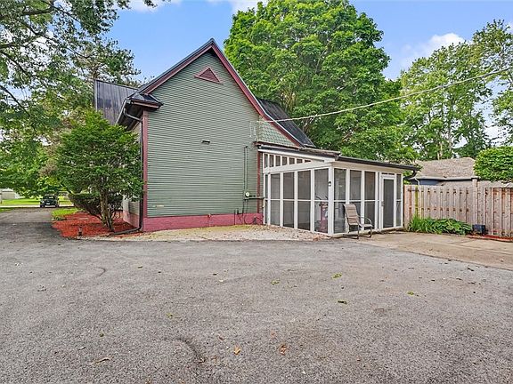 5th image of 403 W Vermilion St