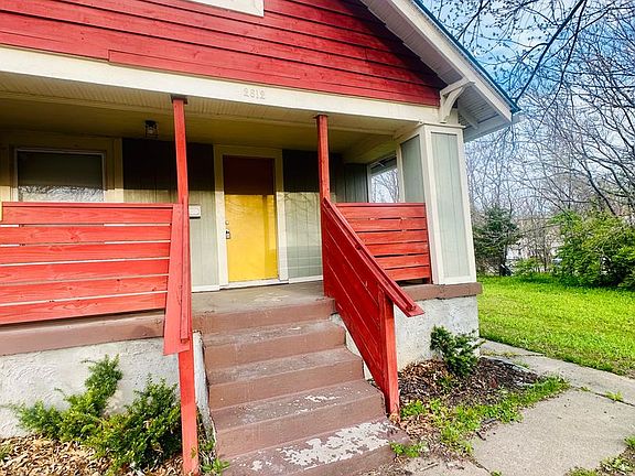3rd image of 2612 Indiana Ave