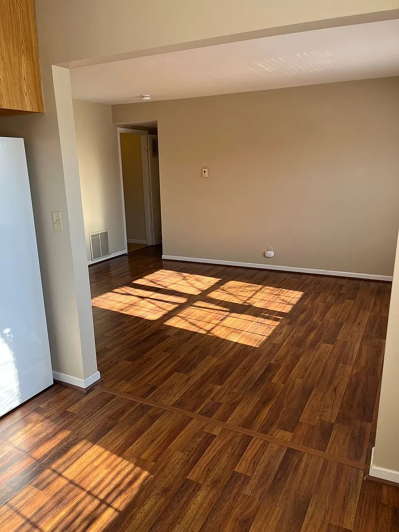 Warsaw, Spacious 2 Bedroom — Photo 3