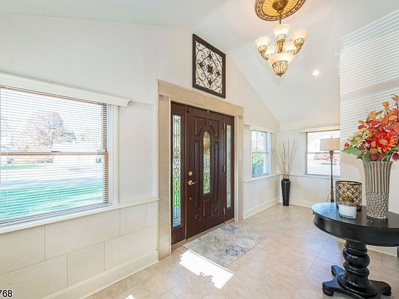 3rd image of 72 Woodside Ave