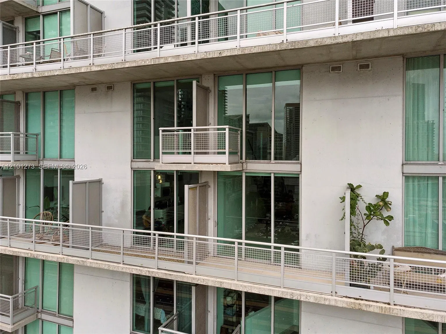 Neo Vertika Condo — Photo 4