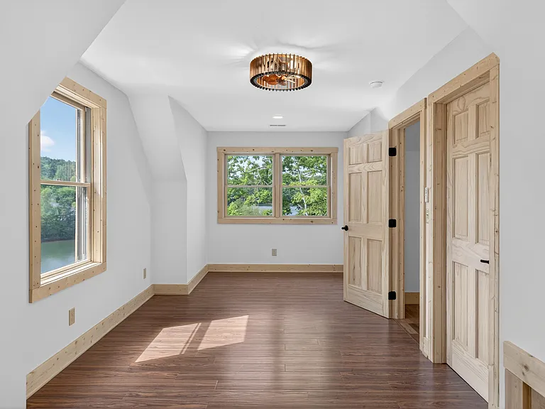 308 Acres Ct — Photo 32