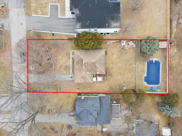 1643 Glenburnie Rd, Mississauga, ON L5G 3E4