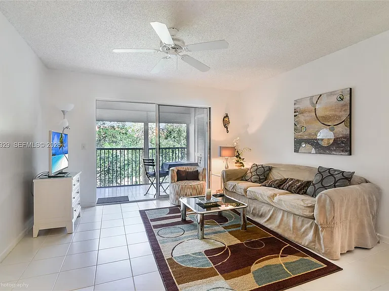 1251 SW 125th Ave #405T — Photo 5