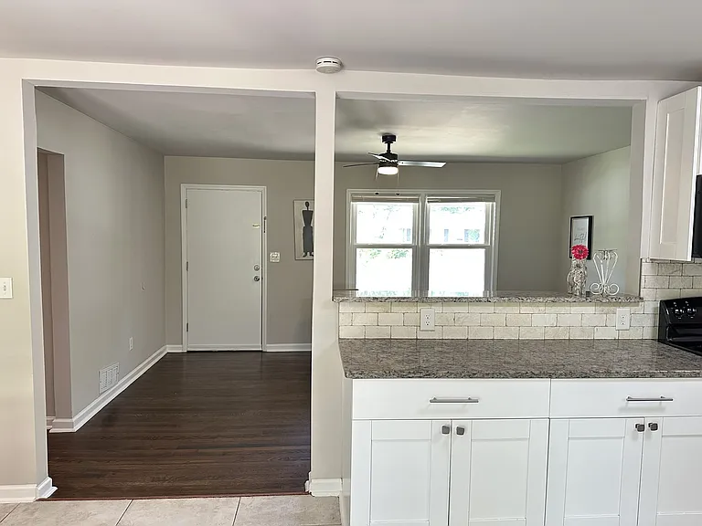1920 Janet Ln — Photo 14