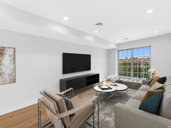 23-23 30th Road #2C, Astoria, NY 11102