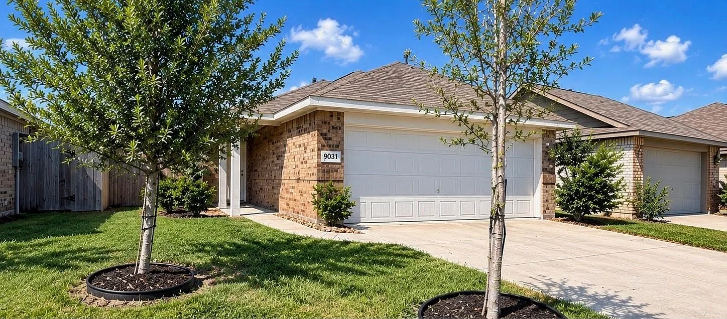 3 bed, 2.0 bath, 1311 sqft, $2,000 — Photo 2