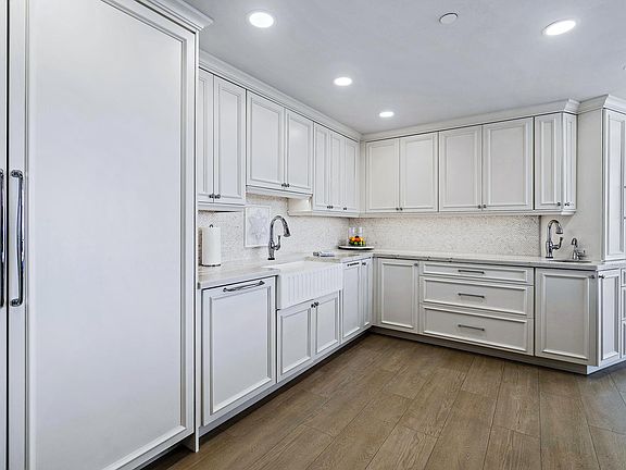 2nd image of 100 Lakeshore Dr APT 1858