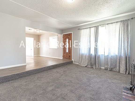 5th image of 883 El Capitan Ave