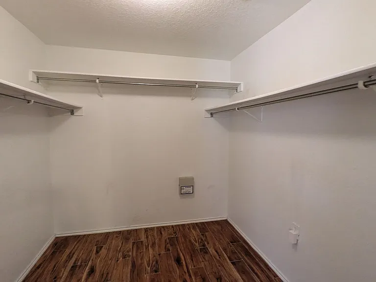 5015 Viking Coral — Photo 15