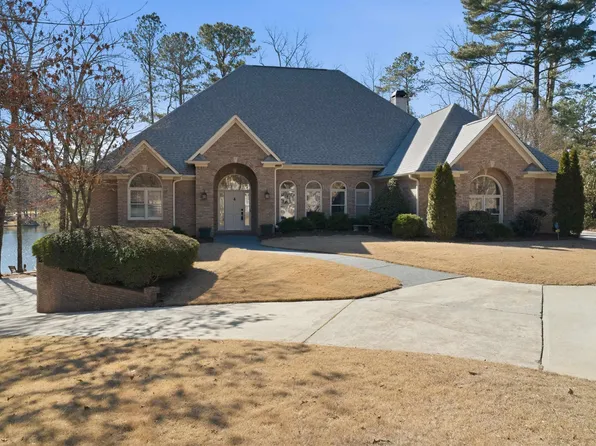 1320 Cove Lake Cir, Hoover, AL 35242