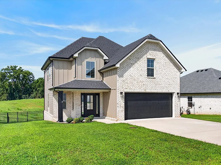 393 Frontier Dr — Photo 2