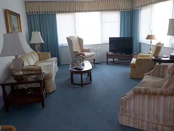 4th image of 500 The Esplanade N APT 608