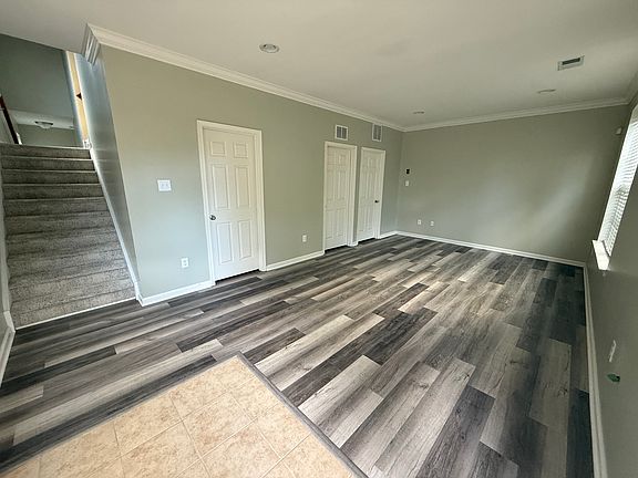 4th image of 729 Observatory Dr