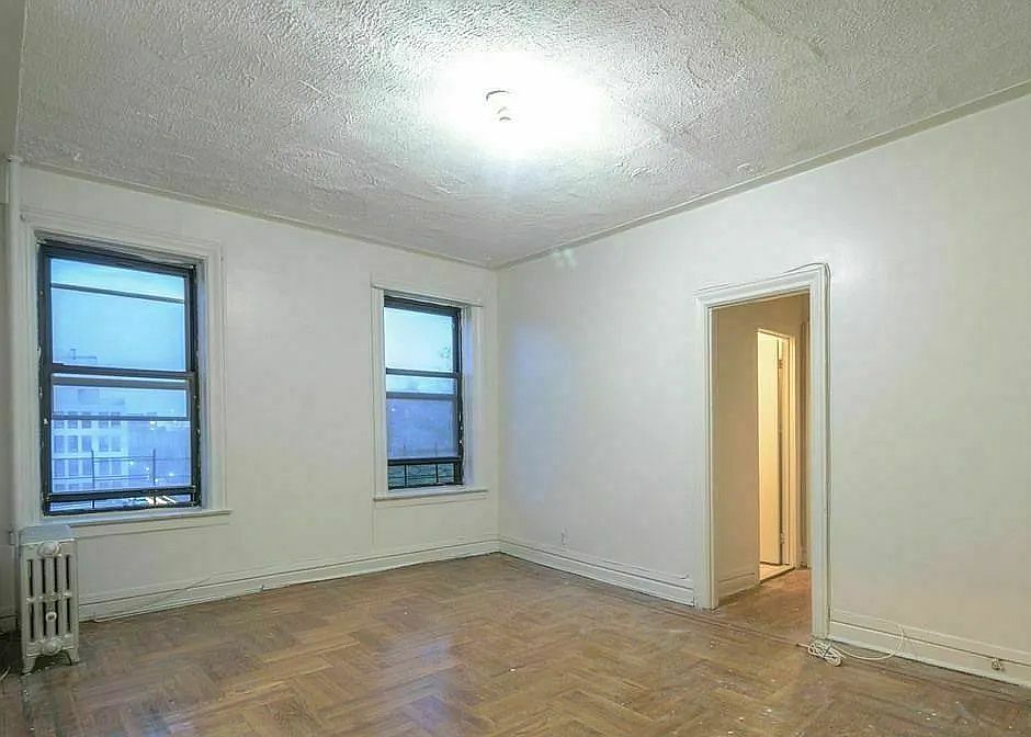 2nd image of 395 Maple St APT A1