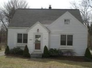 740 Plattsville Rd, Trumbull, CT 06611