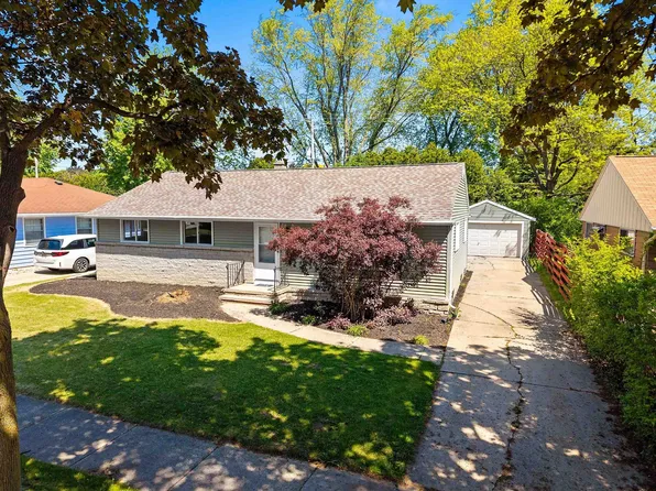 1006 E Lindbergh St, Appleton, WI 54911