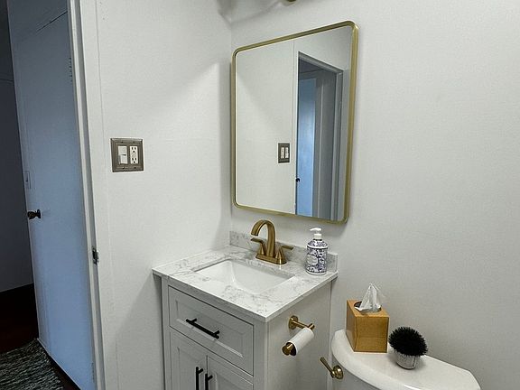 5th image of 3900 N Lake Shore Dr APT 6B