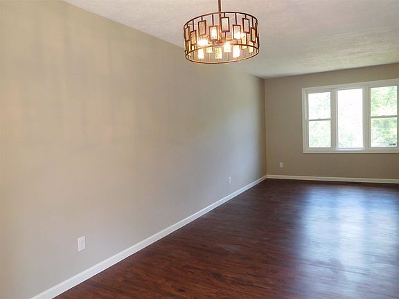 2nd image of 500 N Robin Dr