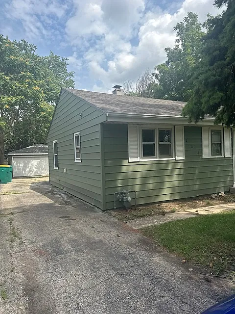 208 Emery - 1 — Photo 2